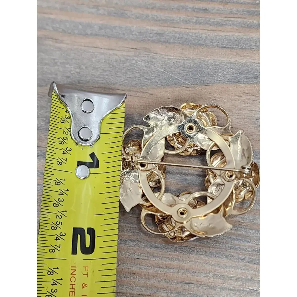 VINTAGE JEWELRY BROOCH PIN ROSES FLOWER WREATH GOLD TONE PINK ENAMEL